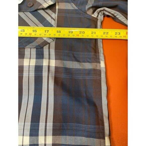 Roundtree & Yorke Outdoor The Trekker Button-down Shirt M NWT - Picture 9 of 10